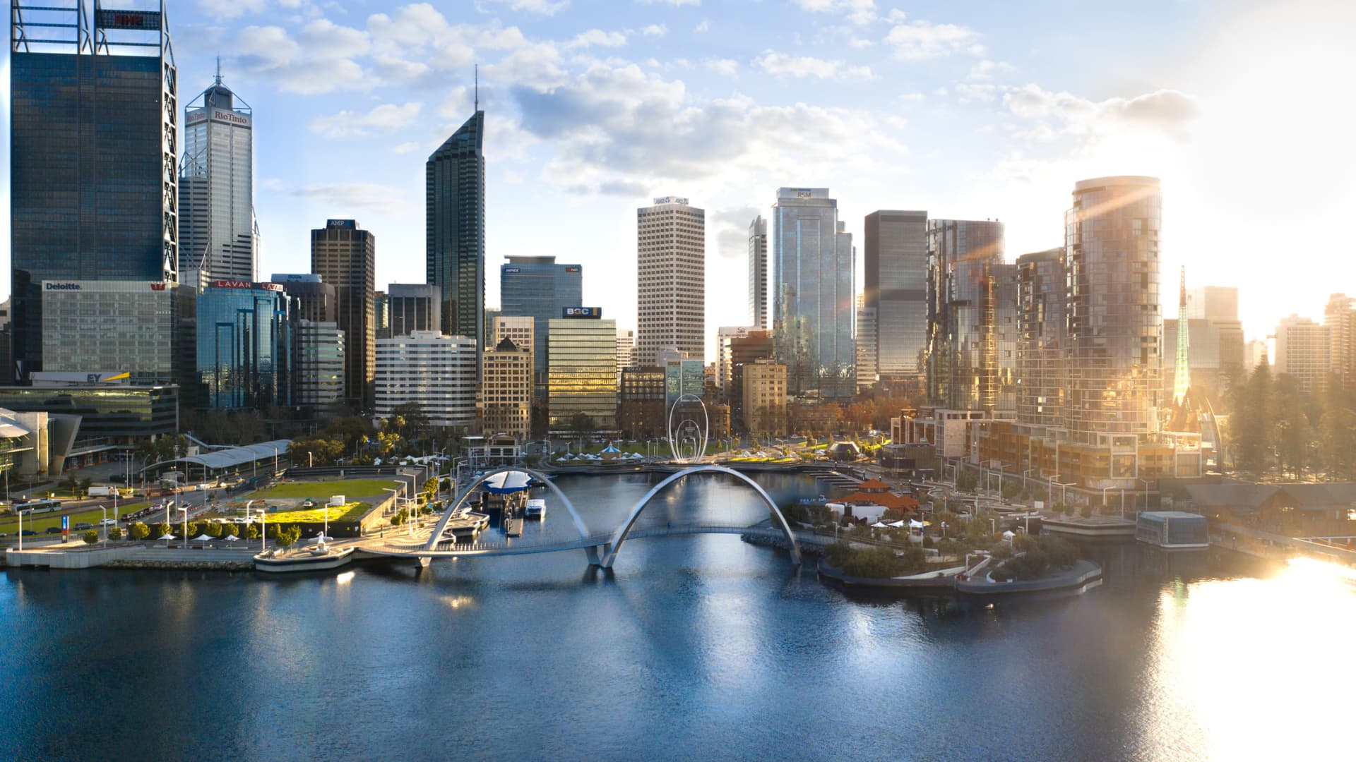 Asia markets close mixed as tariff concerns weigh